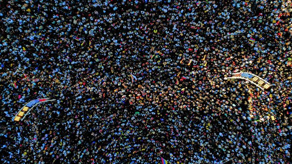 Quels sont les avantages des toits végétalisés pour la régulation thermique des bâtiments urbains ?